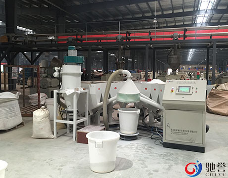 Machine de dosage de pesage automatique d'additifs de PVC pour la ligne convoyeur pneumatique d'extrudeuse de vide