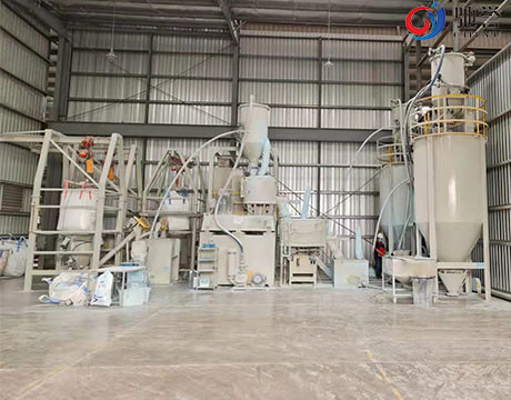 Système de mélange de alimentation automatique pour la ligne d'extrusion de tuyau d'UPVC