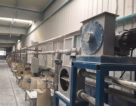 Machine de alimentation de transport automatique d'extrudeuse de système de convoyeur à chaînes de tube